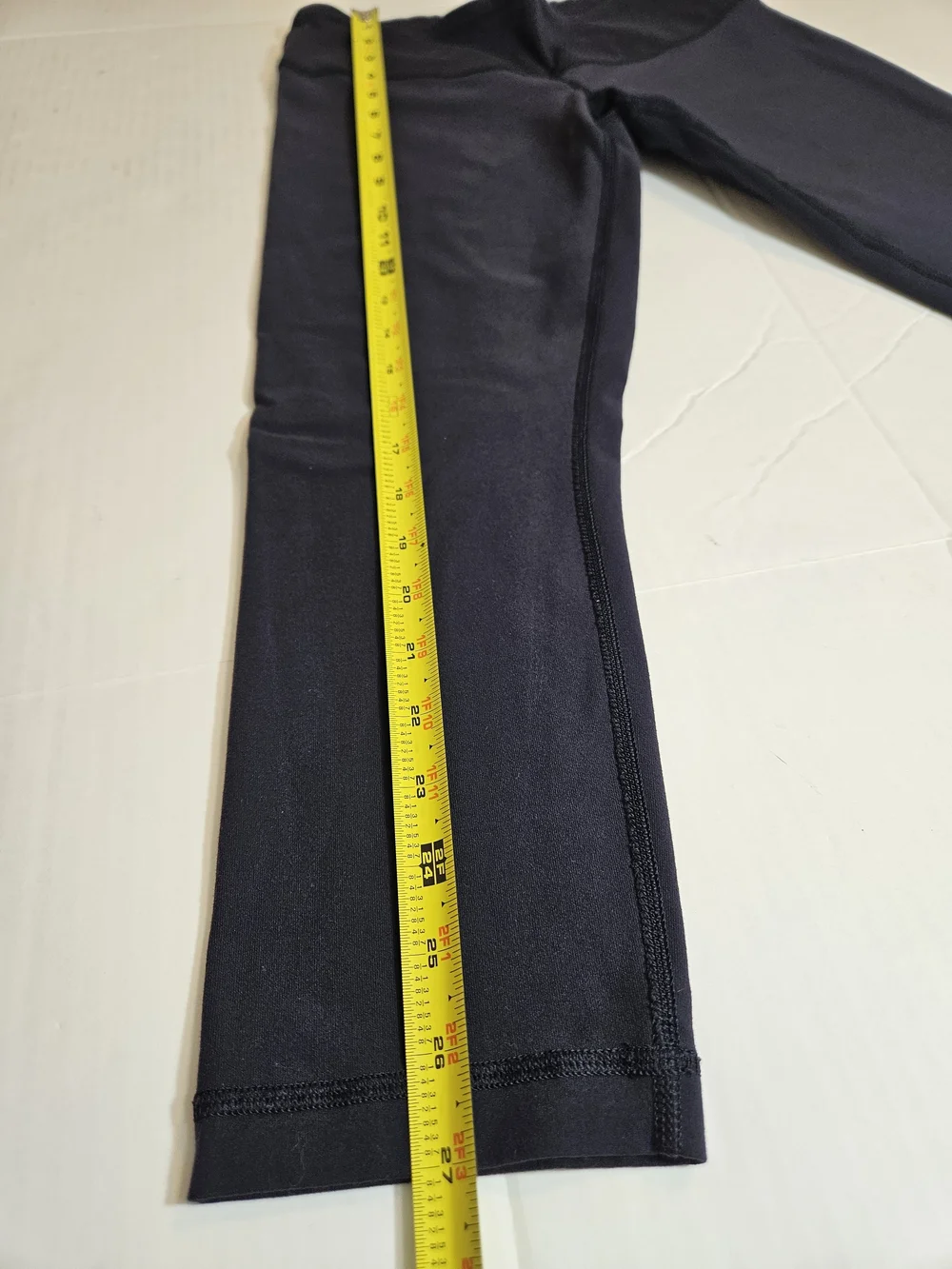 Lululemon Athletica Navy Blue Cropped Leggings Size 6 Running Crossfit Workout